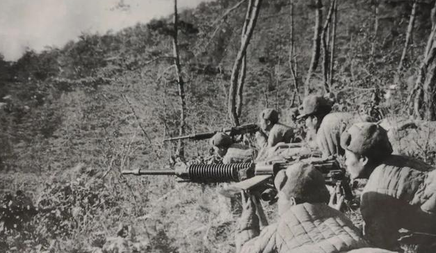 为了弥补损失,38军335团接到命令,攻占飞虎山,这里是敌军北进和南撤的