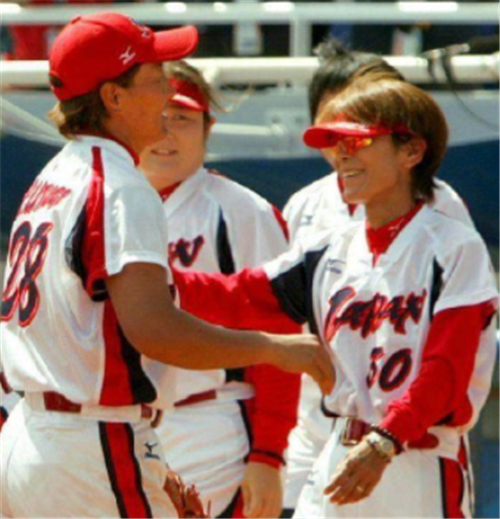 宇津木妙子就是其中一个,宇津木妙子是日本女垒的"教母",有着丰富的