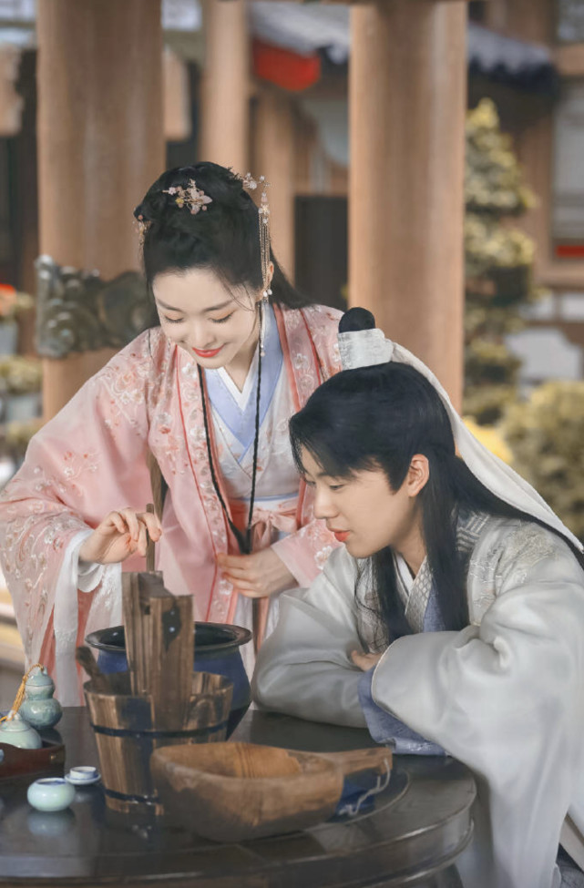 郭麒麟宋轶cp感爆棚秀恩爱牺牲品却是耿护院人类悲伤并不相通