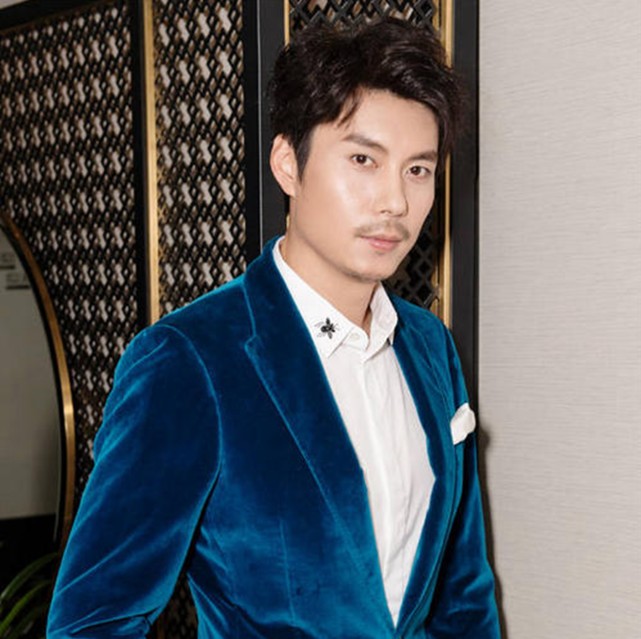 他是"京城公子哥",却为沈腾当配十多年,如今翻身成影帝