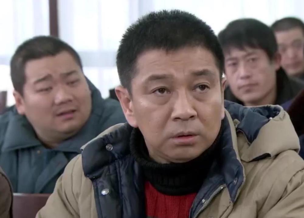 周小斌在《向幸福前进》中饰演向前进2016年,出演了由高亚麟,赵牛执导