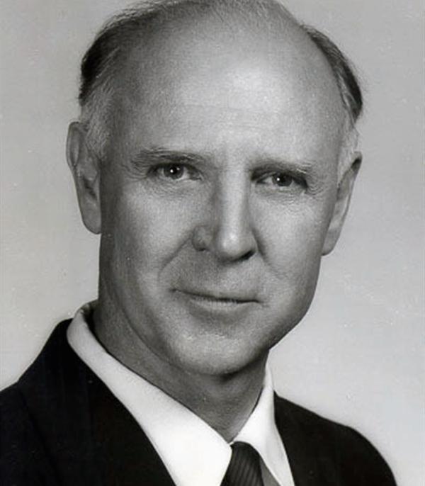 根据卡特尔的智力理论,晶态智力的发展依赖于液态智力,因此必须要强调