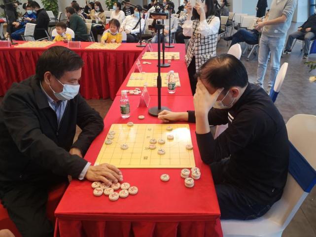 深圳坪山春节象棋赛联谊赛活动，吕钦上演车轮战迎来高潮！_腾讯新闻