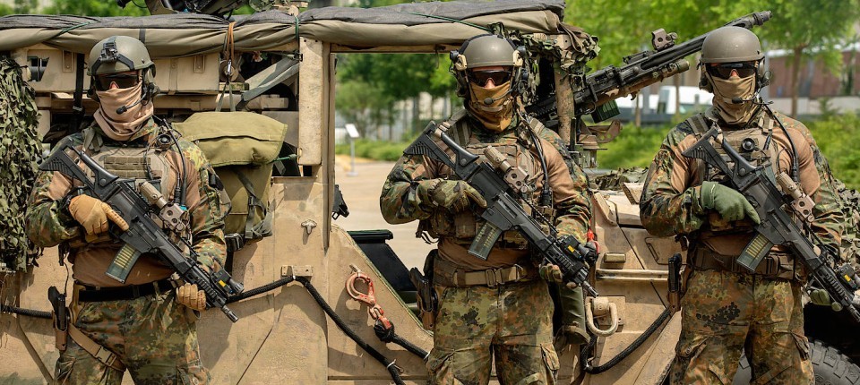 德国特种兵就感染新冠等问题赴美国医院询问不料被当恐怖分子惊动了