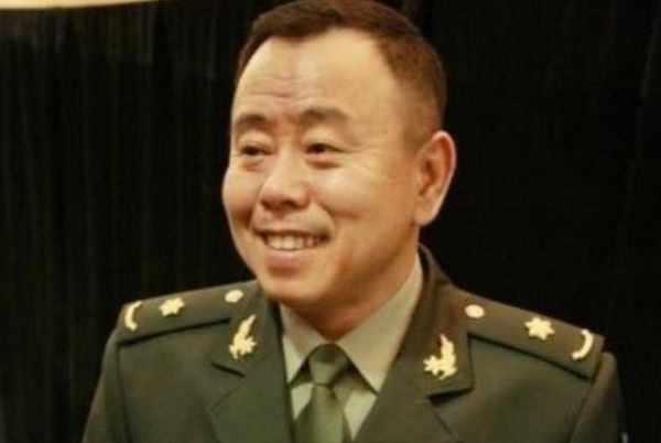 潘长江少将军衔图片