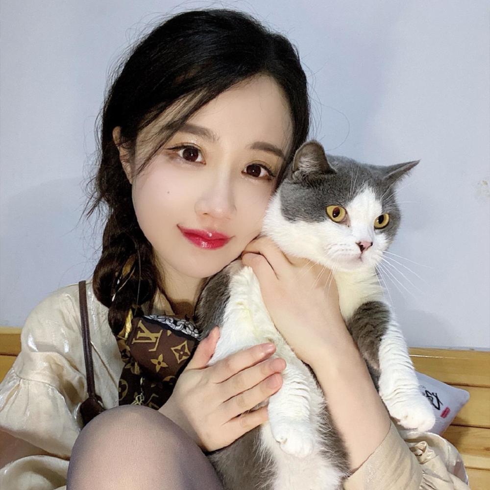 得罪"高管"女主播轩子巨2兔,本人终于起诉平台,看到网友1评论,真实