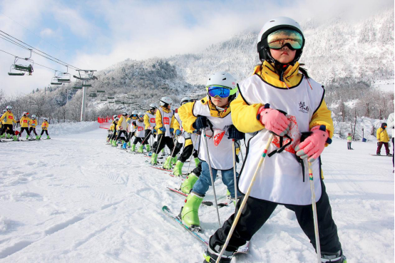 鬃狮camp滑雪冬令营犁式滑降与犁式转弯详细讲解