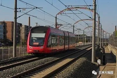 谢天谢地吉林长春轻轨五号线正在向我们款款走来