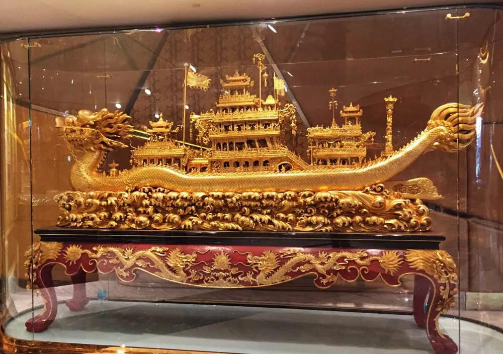 何鸿燊的收藏帝国:钻石全球最大,黄金玉石堆成山,兽首不值一提