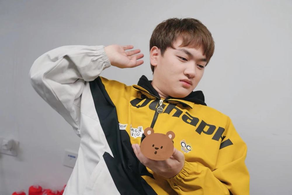 kpl:qg转会信息确定,水友态度两极分化,末将遗憾许诺活该?