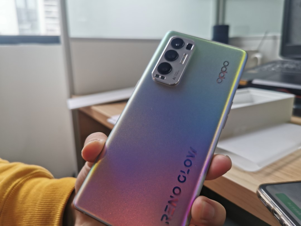 骁龙865旗舰值得买吗看看opporeno5pro就明白了