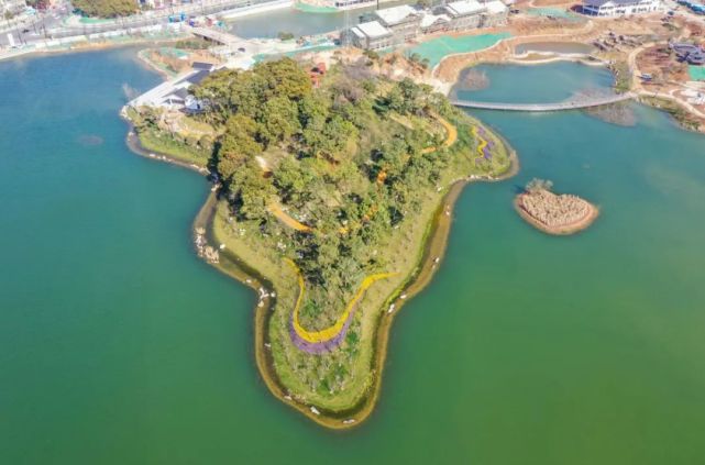 近日,江北新區 桃湖公園內雨汙水管線等施工工作已完成,公園位於江北