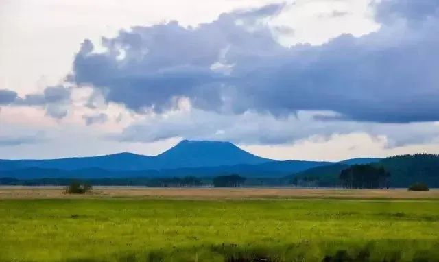 诺敏大山:位于吉文林业局吉西,吉库林场与克一河林业局交界处,海拔