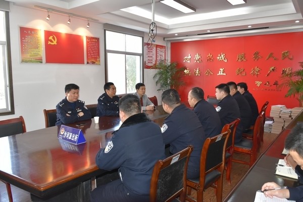 九江新闻网讯(龙光平68许鹏)2月20日上午,柴桑区副区长,公安局局长