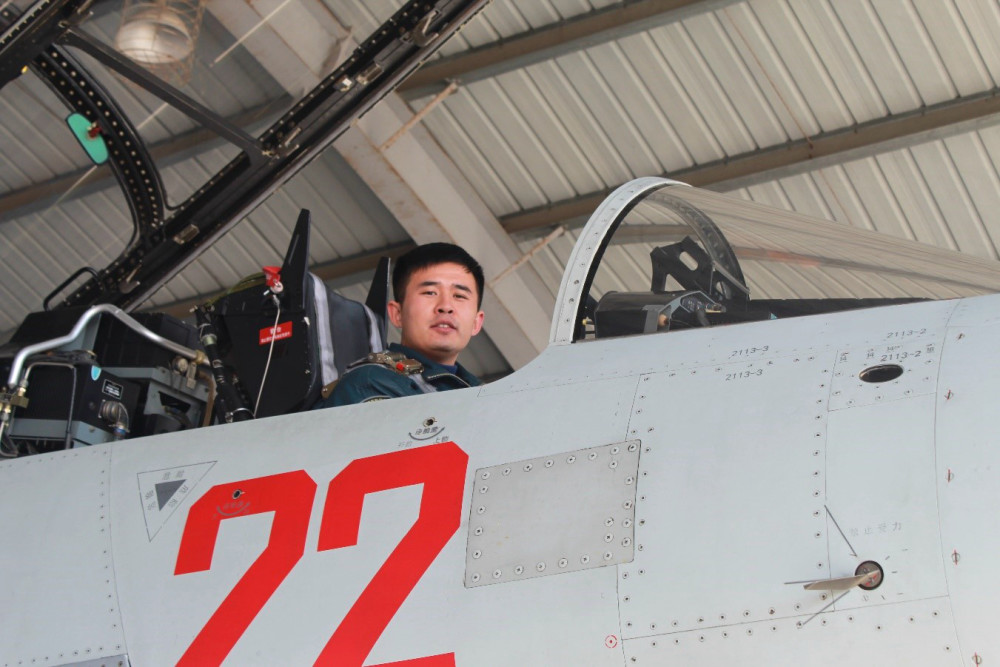 单飞三代机他们迎来蓝天上的成人礼