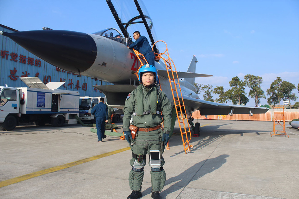 单飞三代机他们迎来蓝天上的成人礼