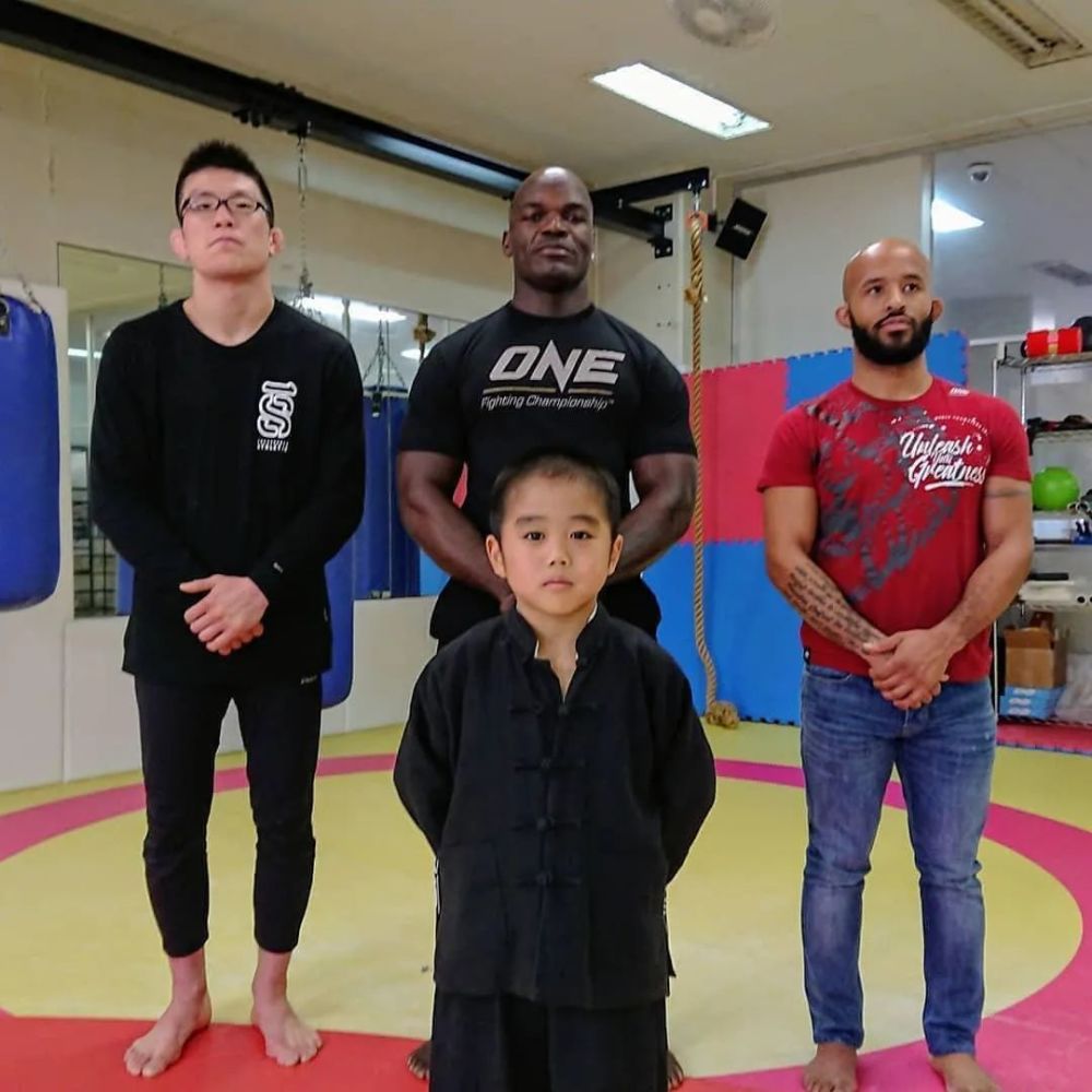 后来,有剧组还找他出演了电影《新乌龙院》,可