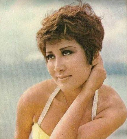 李小龙死在她床上,向华强娶她为妻,丁佩何德何能?_腾讯新闻