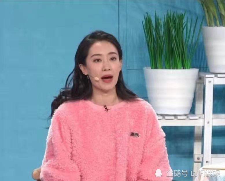 张小斐路演服装品牌变化从大众到高奢红气真的养人