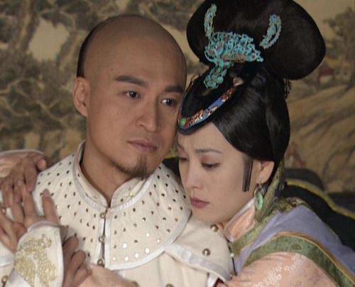 孝庄与多尔衮的暧昧令福临反感至极,他无法理解也不能接受母亲的一片