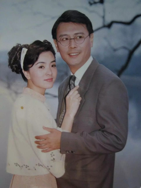 刘德凯40年婚恋史,让刘雪华流产不育,如今60多岁,女友小他16岁