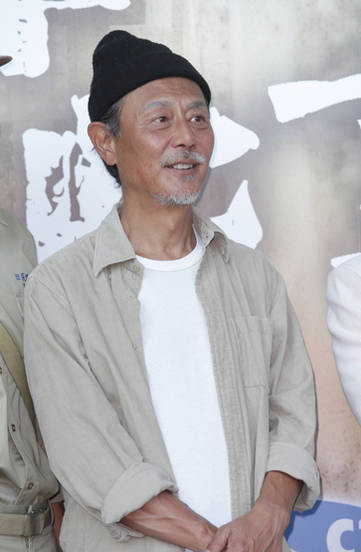 刘德凯40年婚恋史,让刘雪华流产不育,如今60多岁,女友小他16岁