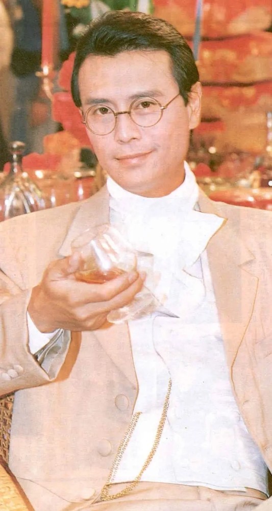 刘德凯40年婚恋史,让刘雪华流产不育,如今60多岁,女友小他16岁