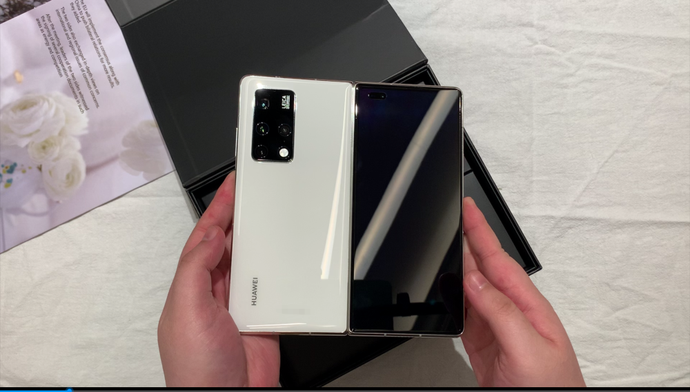 华为mate x2折叠屏,上手两天体验感受:内折不留痕_腾讯新闻