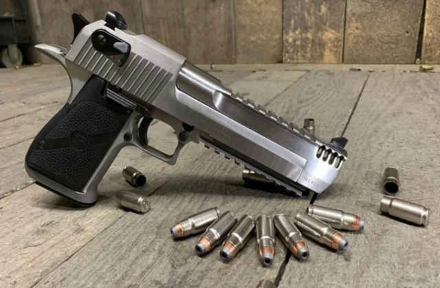 珍品级的四连发砸炮简单了解cop357手枪