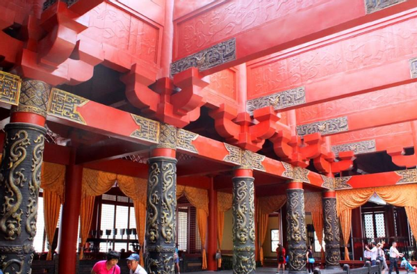 比故宫门票还贵的横店秦王宫:高度还原咸阳宫,如今门票年入十亿