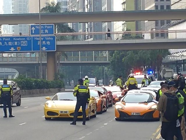 45輛超跑香港灣仔被交警截查,全都是名車!