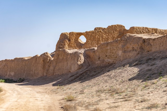 航拍甘肃骆驼城,虽已是残垣断壁,却能一览唐代城郭的轮廓