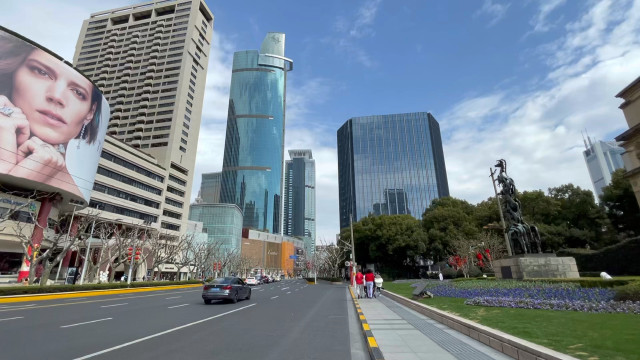 上海静安区南京西路恒隆广场街景