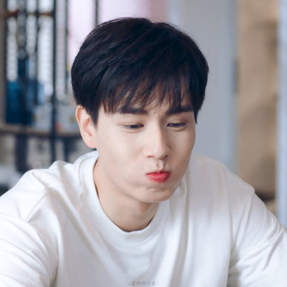 胡一天头像壁纸你是我想藏在口袋里的喜欢