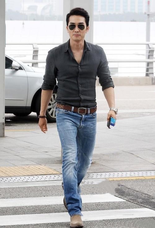 "冻龄男人"宋承宪44岁仍帅气逼人,保持身材数十年如一日_腾讯新闻