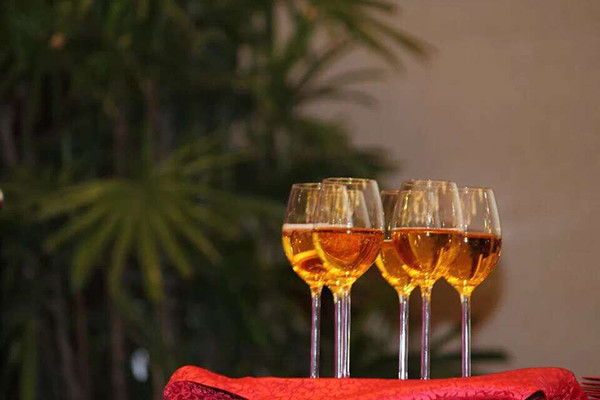 喝酒|俗话说“酒为百药长”，活血化瘀，每天喝1两酒，身体会获益吗？