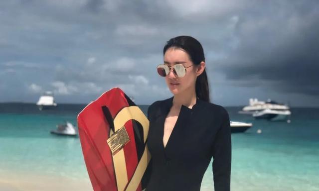 世界小姐亚军,公司老总,白富美冯清爱上王宝强,她到底图什么?