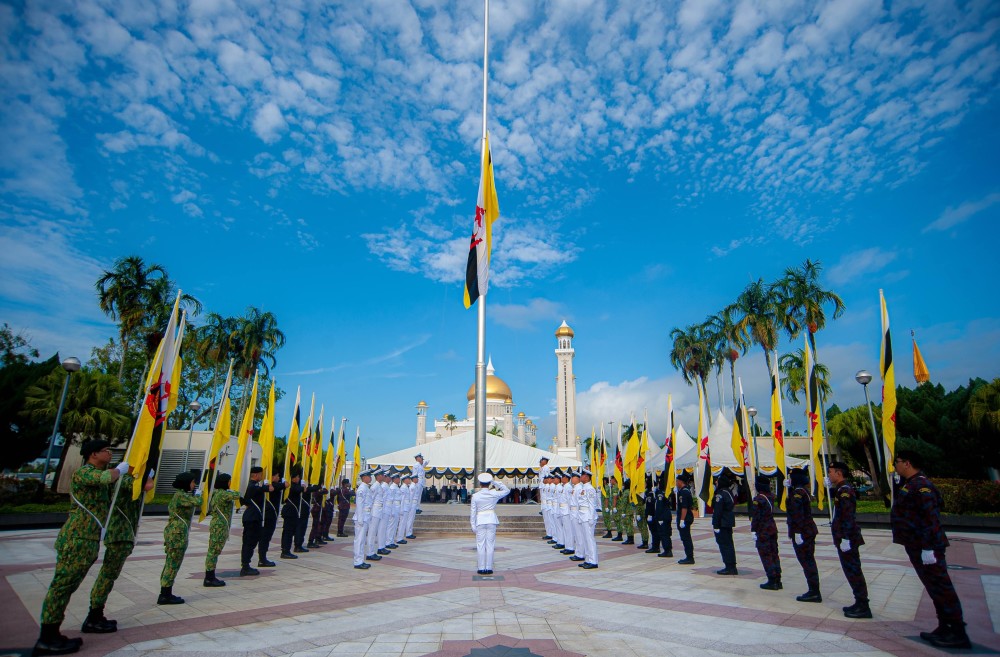 文莱举行37周年国庆庆典 文莱苏丹哈桑纳尔出席庆典活动_腾讯新闻