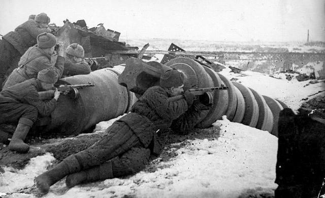 整个二战中规模最大的战役是哪个国家打的投入多少装备和兵力