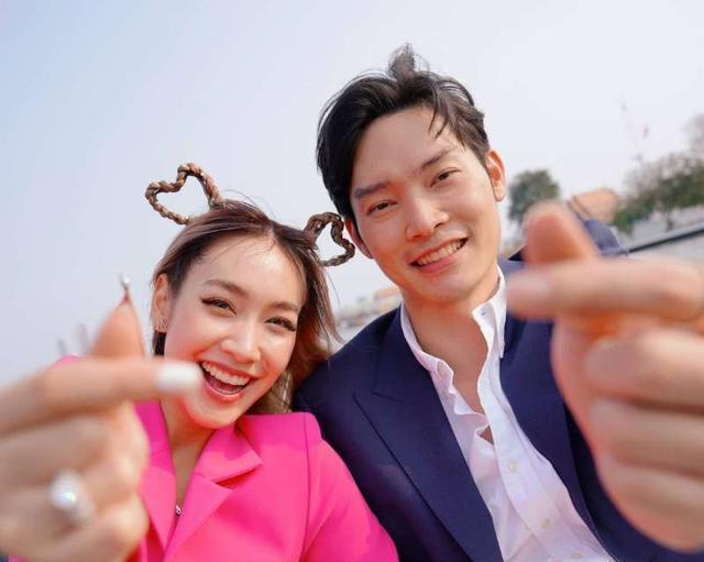 泰星min与男友情人节泛舟湄南河很特别很美好好消息还没有