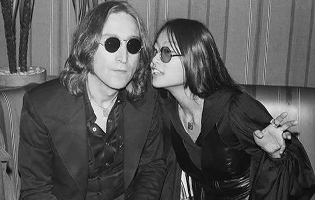 约翰·列侬|秘闻：披头士乐队创始人约翰·列侬遭遇外星螳螂人，被赠送证物！