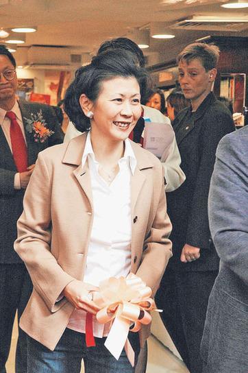 周凯旋其貌不扬为何被李嘉诚宠爱29年原来她背后靠山才是关键