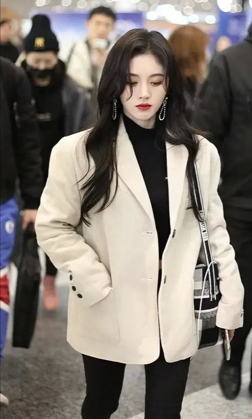 鞠婧祎西装外套穿搭——提高轮廓感必备单品,西装半永久也太可了