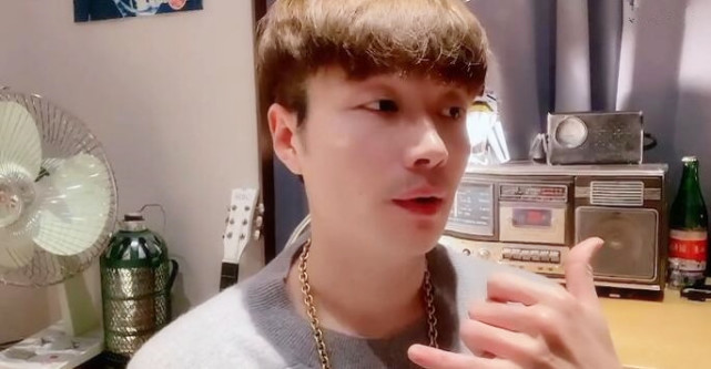 一场电影票价2800帝师又晒大手笔承包私人影院看李焕英