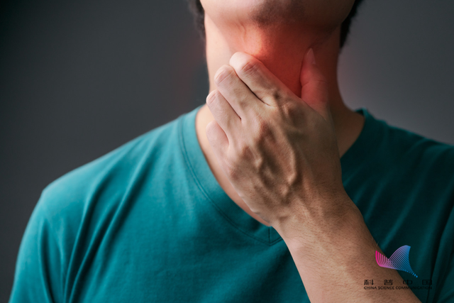 鱼刺卡喉|男子被鱼刺卡喉，3天后呕血死亡！千万别再喝醋、吞饭了