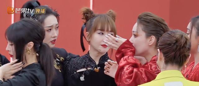 浪姐2换位赛引热议哪吒组火力全开蒋璐霞双节棍燃炸全场