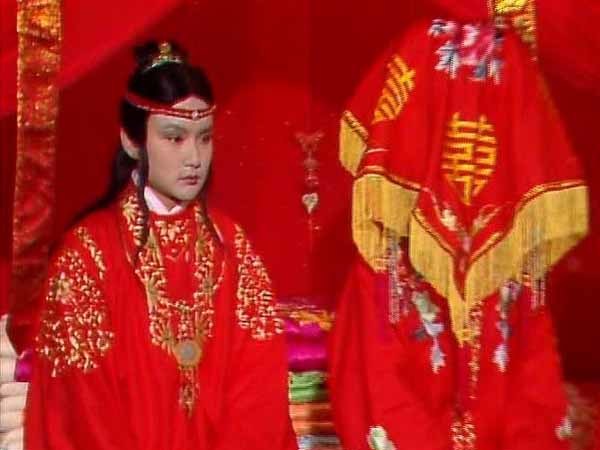 为什么王熙凤要嫁给贾琏,而不嫁给贾珠?答案背后的深深自卑