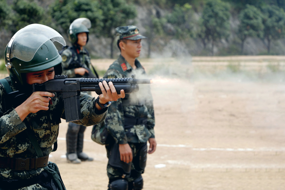 图集常备不懈新春武警实战化训练精彩不断