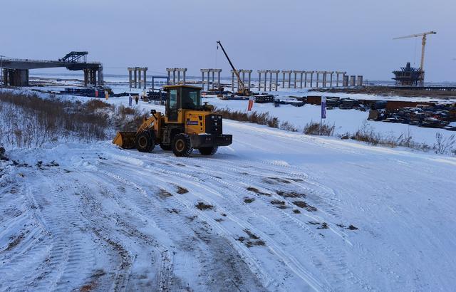 黑龙江省百大项目鹤大高速佳木斯过境段项目复工建设忙