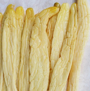 化州笪桥黄瓜干扁薄,色黄白,味甘,淡甜爽脆,风味独特,是人们夏天最佳